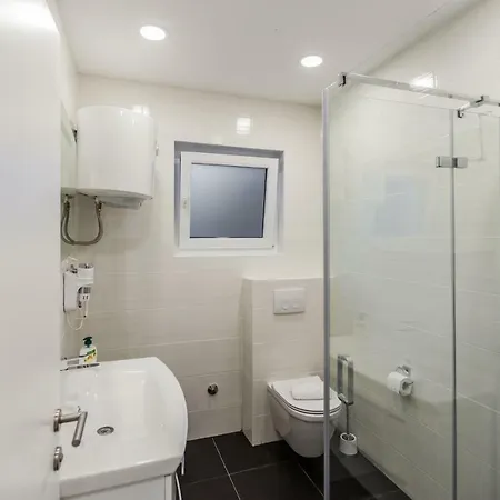 Kristijan Apartment *