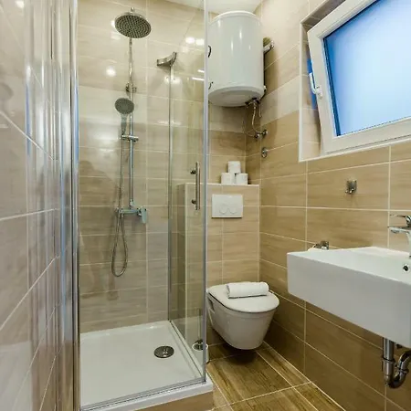 Kristijan Apartment *